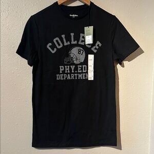 NWT Mens Short Sleeve Tee